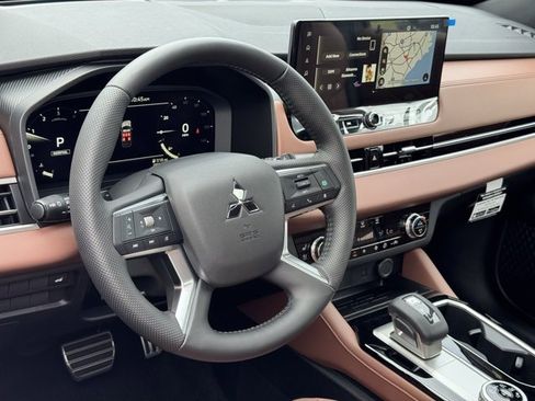 New 2025 Mitsubishi Outlander SEL image 12