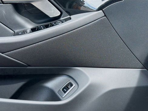 New 2026 BMW 530i w/ Convenience Package RWD image 25