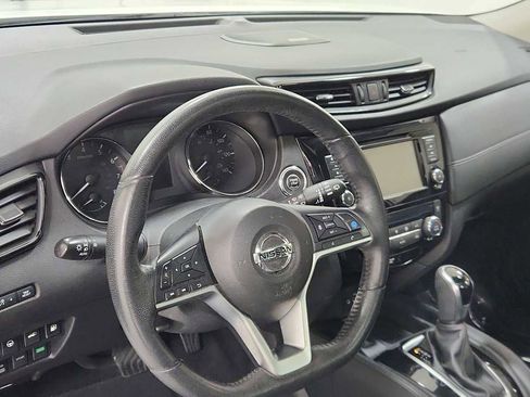 Used 2019 Nissan Rogue SL w/ Premium Package image 12