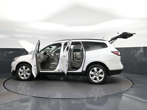 Used 2016 Chevrolet Traverse LT w/ Traveler's Package FWD image 46