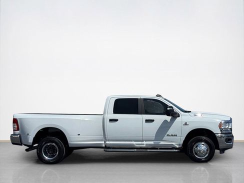 Used 2024 RAM 3500 Big Horn AWD/4WD image 9