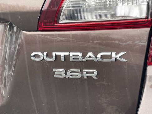 Used 2019 Subaru Outback 3.6R Touring image 19