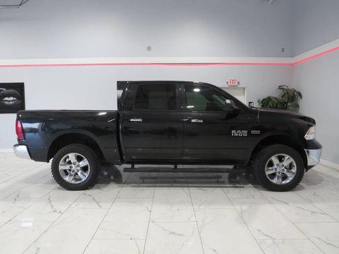 Used 2017 RAM 1500 Lone Star AWD/4WD image 3