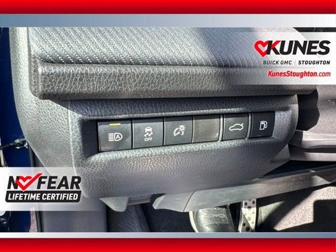 Used 2025 Toyota Camry SE FWD image 26