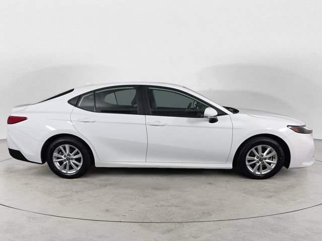 Used 2025 Toyota Camry LE FWD image 4
