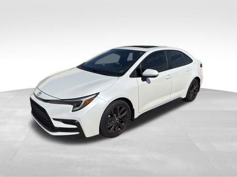 Used 2023 Toyota Corolla SE w/ SE Premium Package FWD image 8