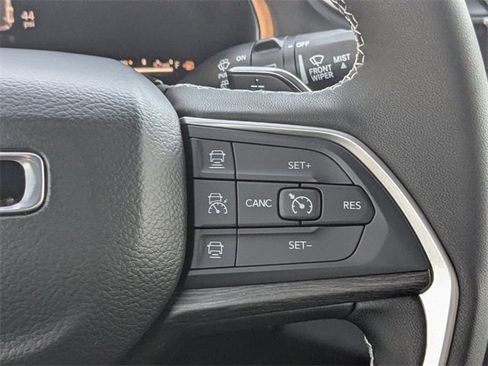 New 2025 Jeep Grand Cherokee Limited image 27