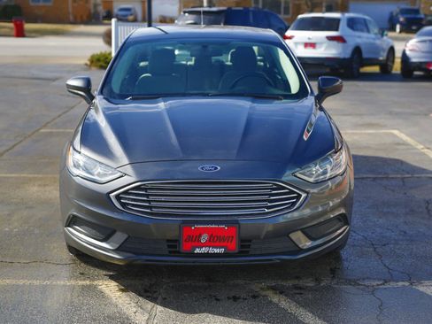Used 2018 Ford Fusion S image 2