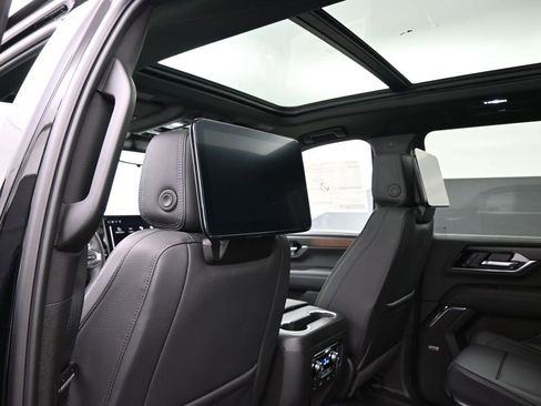New 2026 GMC Yukon XL Denali image 25