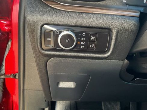 Used 2023 Ford Explorer Limited image 8