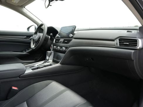 Used 2018 Honda Accord EX image 21