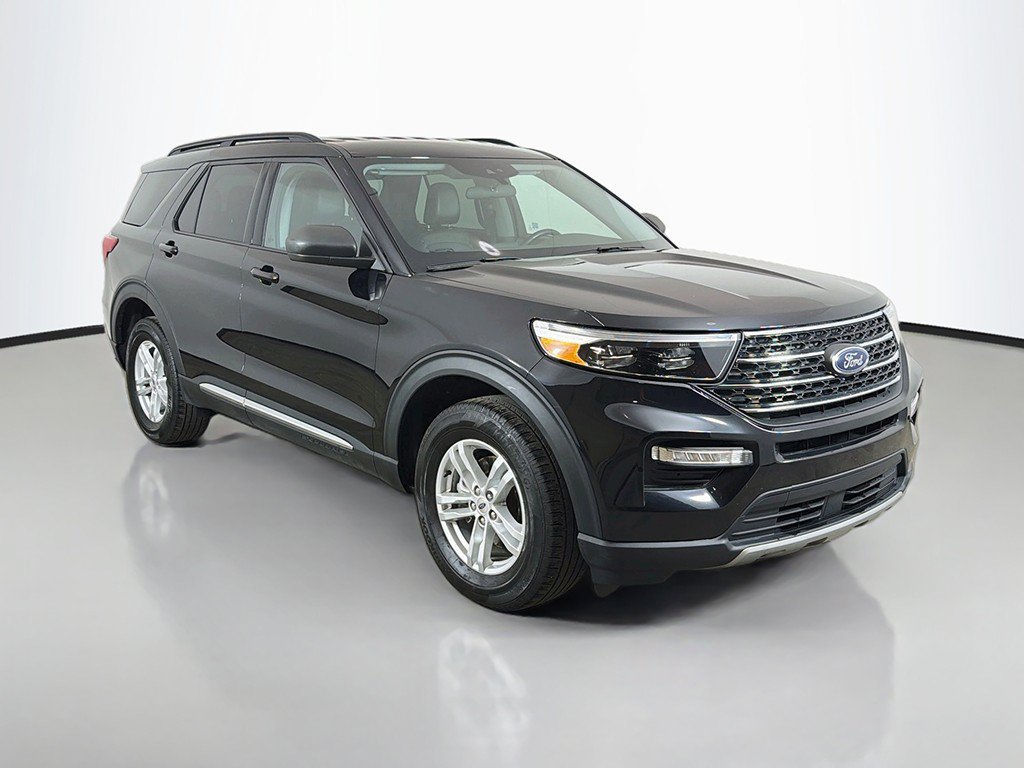 Used 2024 Ford Explorer XLT w/ Equipment Group 202A AWD/4WD image 2