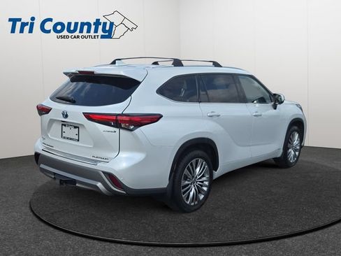 Used 2023 Toyota Highlander Platinum AWD/4WD image 8