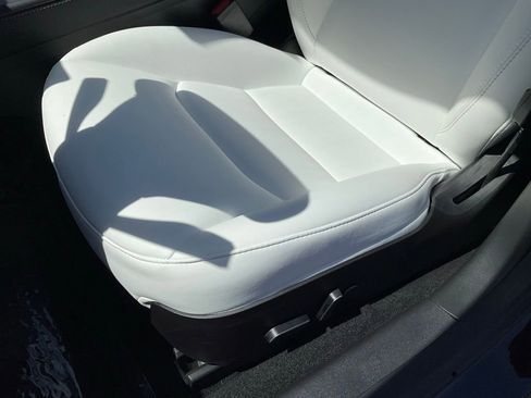 Used 2023 Tesla Model 3 Performance image 10