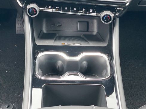 New 2026 Chevrolet Traverse LT w/ Midnight/Sport Edition image 18