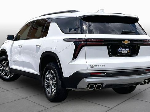 Used 2024 Chevrolet Traverse LT FWD image 12