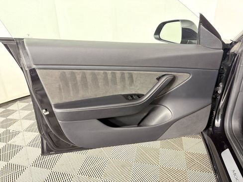 Used 2018 Tesla Model 3 Long Range RWD image 8