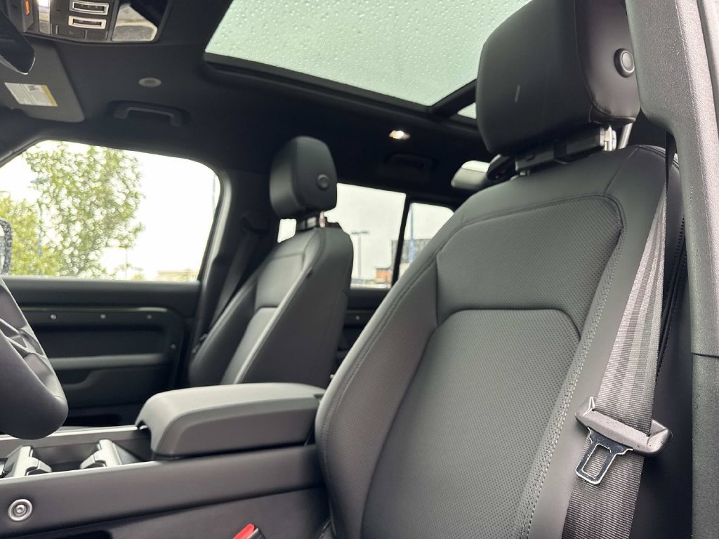 New 2026 Land Rover Defender 110 S AWD/4WD image 21