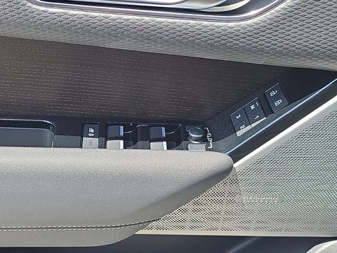 Certified 2022 Land Rover Range Rover Velar R-Dynamic S AWD/4WD image 28