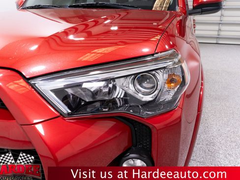 Used 2016 Toyota 4Runner SR5 image 8