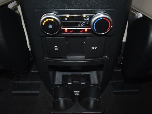 Used 2023 Ford Explorer Limited image 38