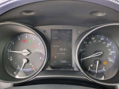 Used 2022 Toyota C-HR XLE image 25