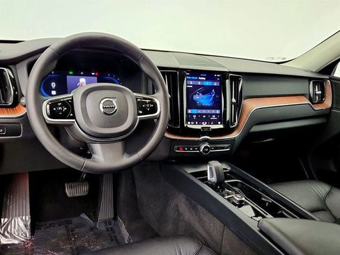 Used 2023 Volvo XC60 B5 Plus w/ Climate Package AWD/4WD image 13