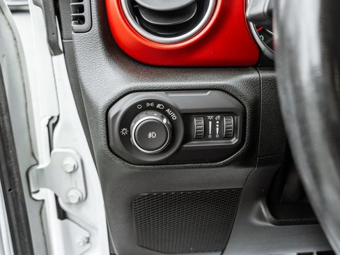 Used 2021 Jeep Wrangler Rubicon w/ Uconnect 4C Nav & Sound Group AWD/4WD image 16
