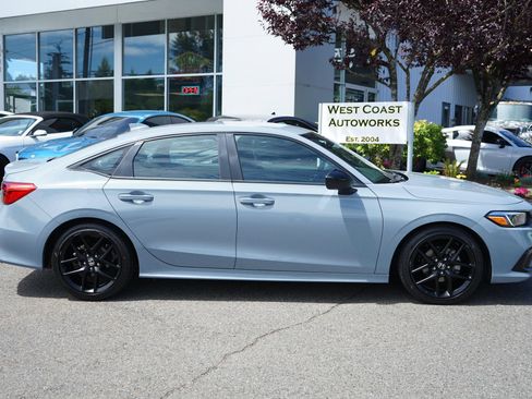 Used 2023 Honda Civic Sport image 6