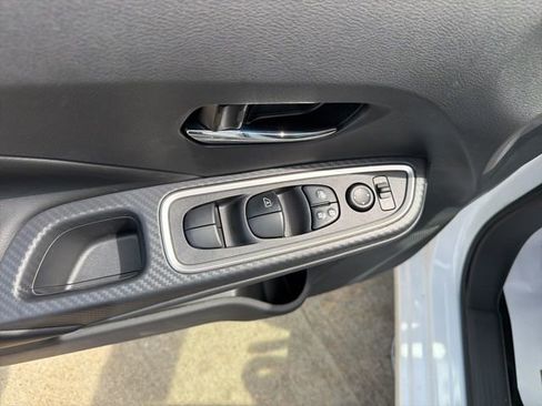 New 2025 Nissan Versa SR image 11