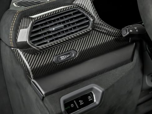 Used 2023 Lamborghini Urus Performante image 31