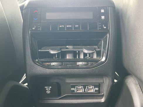 Used 2021 Jeep Grand Cherokee L Limited image 31