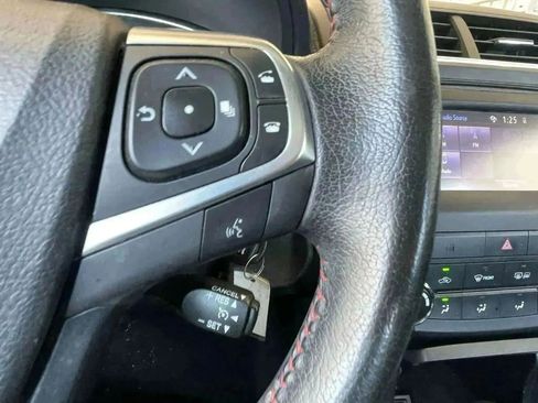 Used 2016 Toyota Camry SE image 16