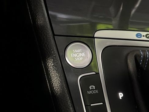 Used 2019 Volkswagen e-Golf SE w/ Driver Assistance Package image 25