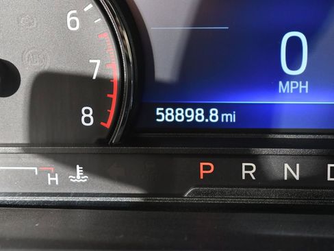 Used 2022 Ford Explorer XLT w/ Equipment Group 202A AWD/4WD image 28