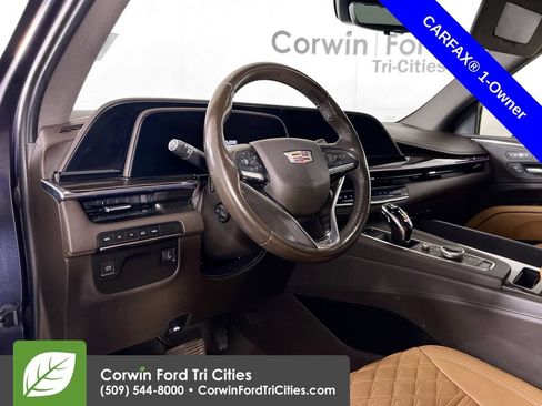 Used 2022 Cadillac Escalade ESV Premium Luxury AWD/4WD image 3