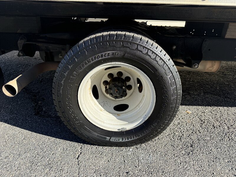 Used 2023 Ford E-350 and Econoline 350 Super Duty w/ Power Windows & Locks Group RWD image 5
