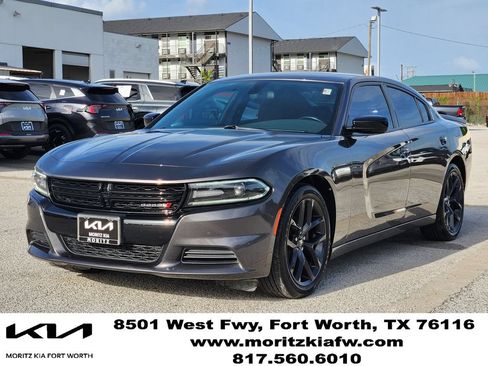 Used 2021 Dodge Charger SXT w/ Blacktop Package RWD image 3