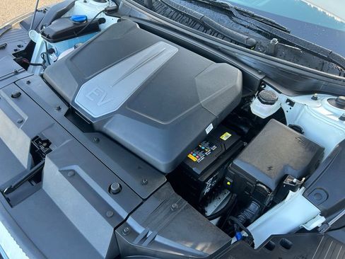 Used 2024 Kia EV6 Light AWD/4WD image 31