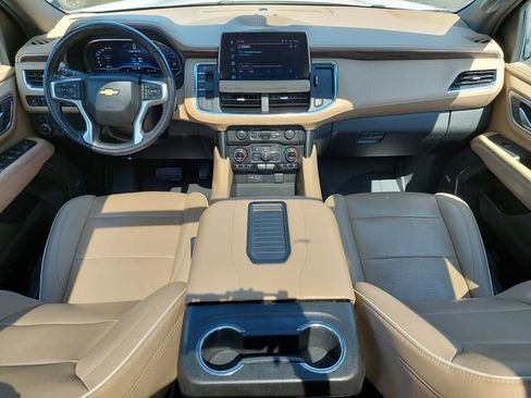 Used 2022 Chevrolet Suburban Premier AWD/4WD image 3