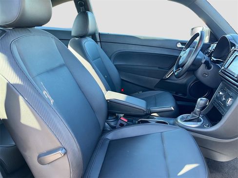 Used 2018 Volkswagen Beetle 2.0T Coast image 26