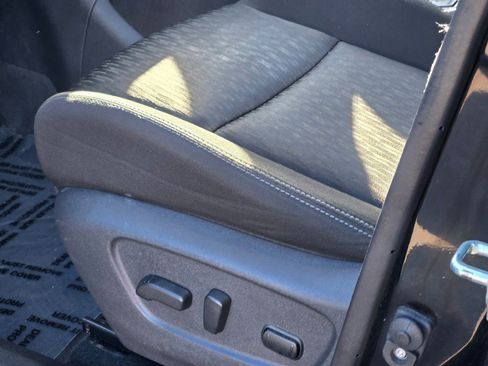 Used 2020 Nissan Rogue SV image 21