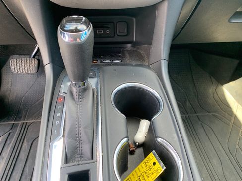 Used 2020 Chevrolet Equinox Premier AWD/4WD image 16