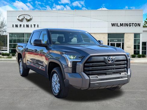 Used 2025 Toyota Tundra SR5 AWD/4WD image 1