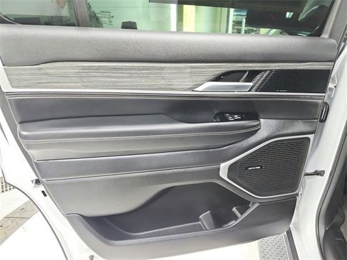 Used 2022 Jeep Wagoneer Series III image 37