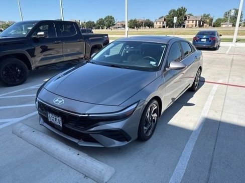 Used 2024 Hyundai Elantra Limited FWD image 2
