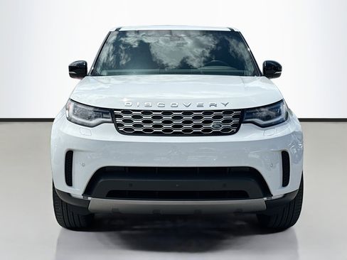 Used 2025 Land Rover Discovery S AWD/4WD image 8