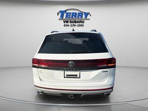 Certified 2025 Volkswagen Atlas Peak Edition SE AWD/4WD image 3