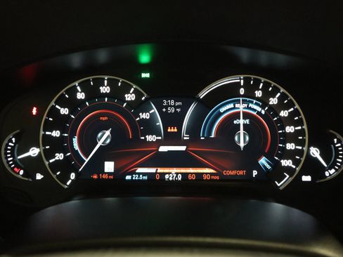 Used 2019 BMW 530e w/ Convenience Package image 13