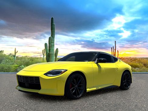Used 2023 Nissan Z w/ Floor Mat Package (L93) RWD image 2